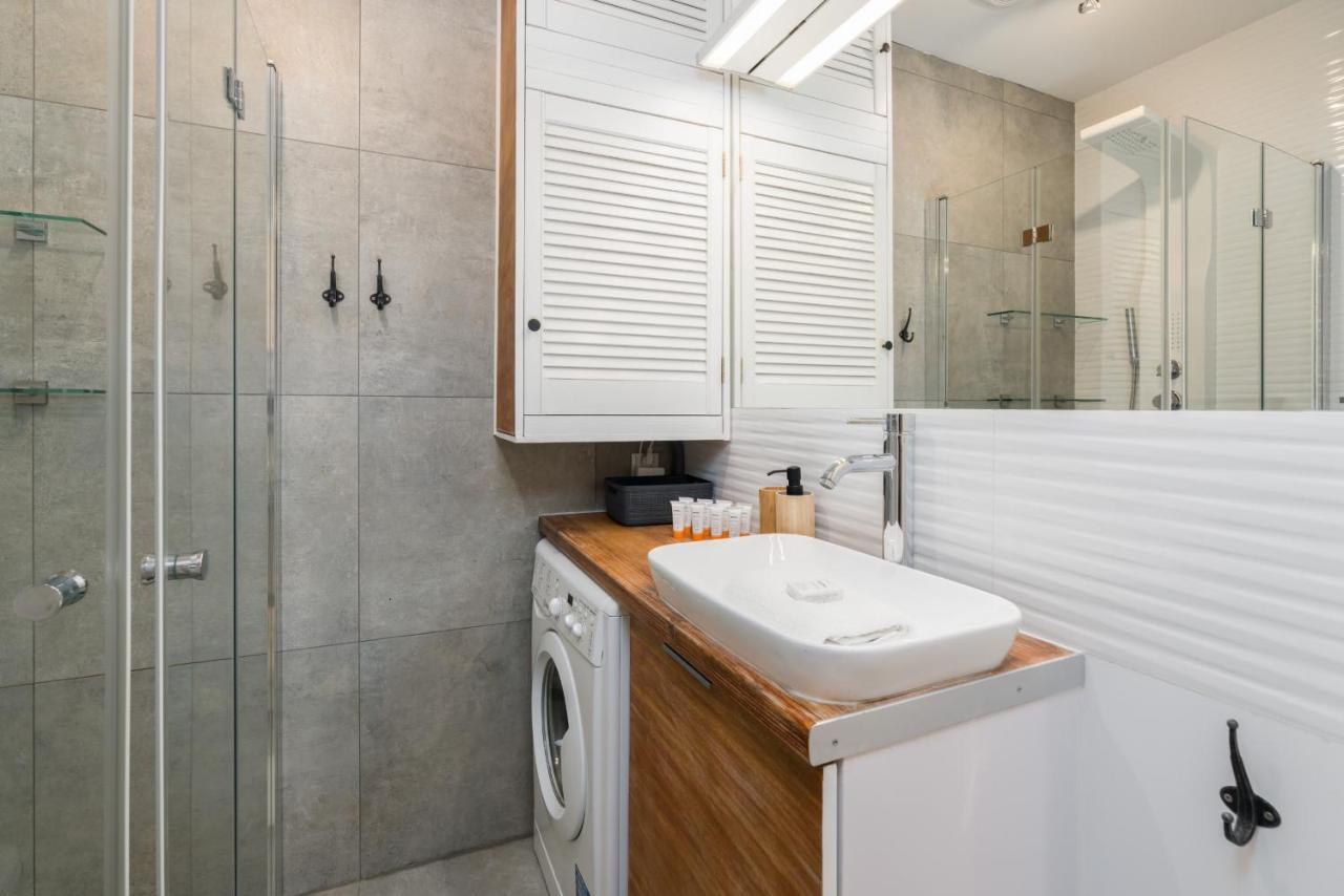 Apartment Poznan Old Town Strzelecka By Noclegi Renters Dış mekan fotoğraf